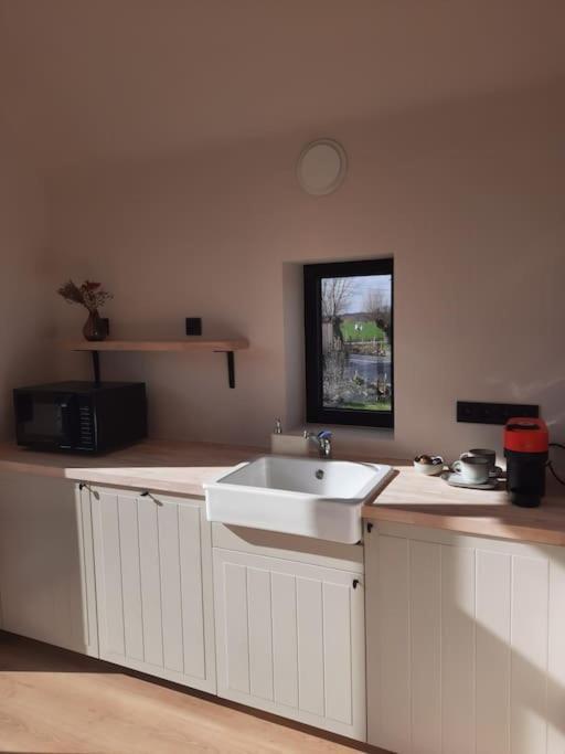 Komo Hill Stays - Guestroom Komo Cosy Kruisem ภายนอก รูปภาพ