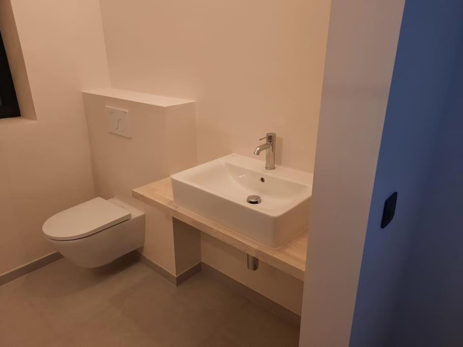 Komo Hill Stays - Guestroom Komo Cosy Kruisem ภายนอก รูปภาพ